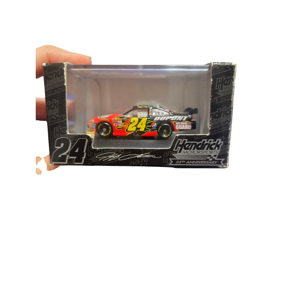 Winners Circle 1:87 Jeff Gordon #24 DuPont National Guard Hendrick 25th Ann